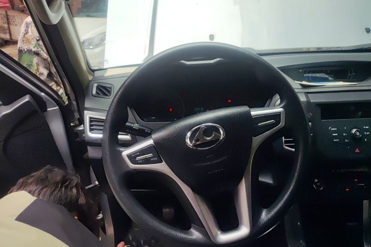 Used Leopaard Q6 2015 2.4L Manual Two-Wheel-Drive Elite Model