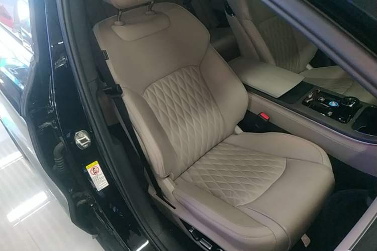 Used BYD Han 2025 DM-i Intelligent Driving Edition 125KM LiDAR Flagship Model