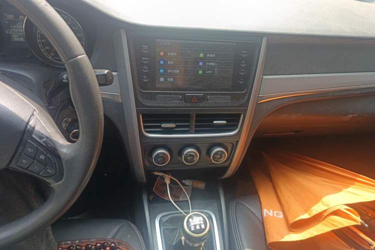 Used Bestune B30 2016 1.6L manual luxury version
