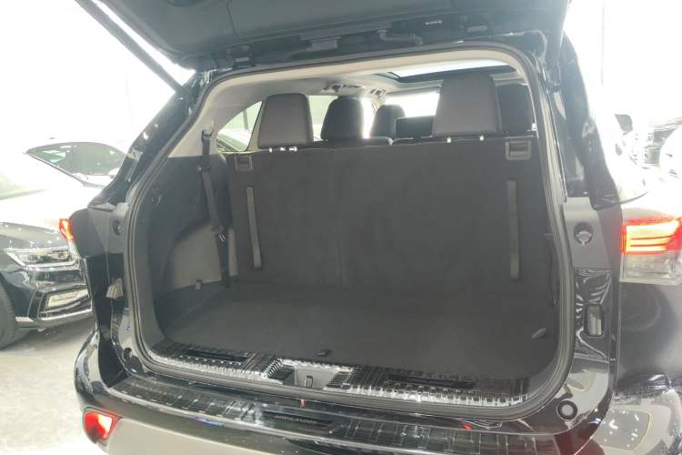 Used Toyota Highlander 2023 2.5L Smart Electric Hybrid Dual-Engine Four-Wheel Drive Prestige Version – 7 Seats Trunk