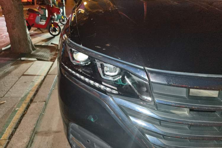 Used Volkswagen Viloran 2020 330TSI Luxury Edition
