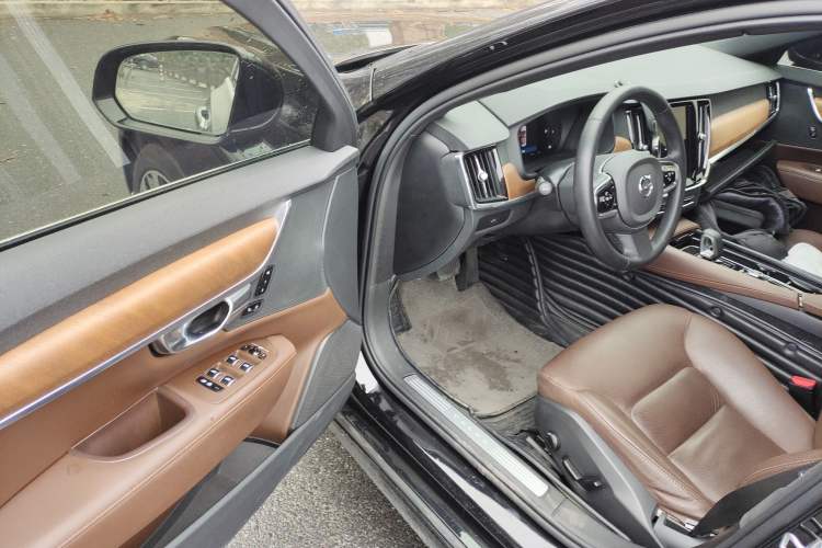 Used Volvo S90 2023 B5 Zhiyi Luxury Edition