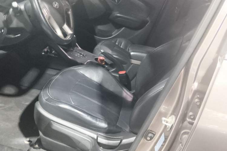 Used Hyundai ix35 2015 2.0L Automatic 2WD Smart Version China V Standard

