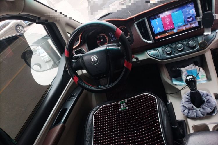 Used FORTHING Lingzhi 2019 M5L 1.6L 7-Seater Comfort Model China VI Standard Steering Wheel