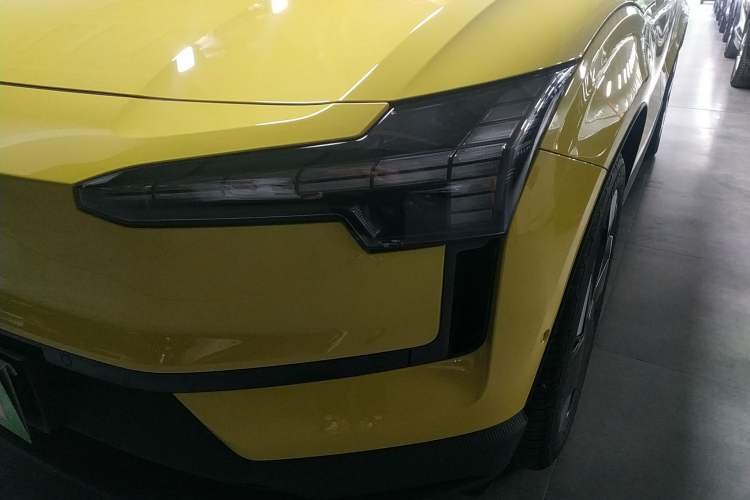 Used Volvo EX30 2025 Rear-Drive Long-Range Version Ultra
