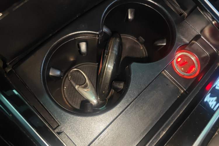 Used Hongqi HS5 2022 Facelifted Version 2.0T Smart Connect Flagship All-Wheel-Drive Edition