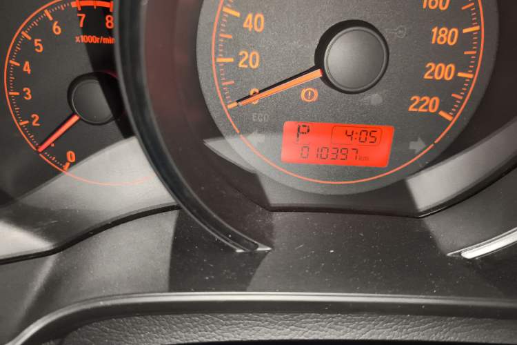 Used Honda Fit 2018 1.5L CVT Comfort Sunroof Version Odometer Close Up