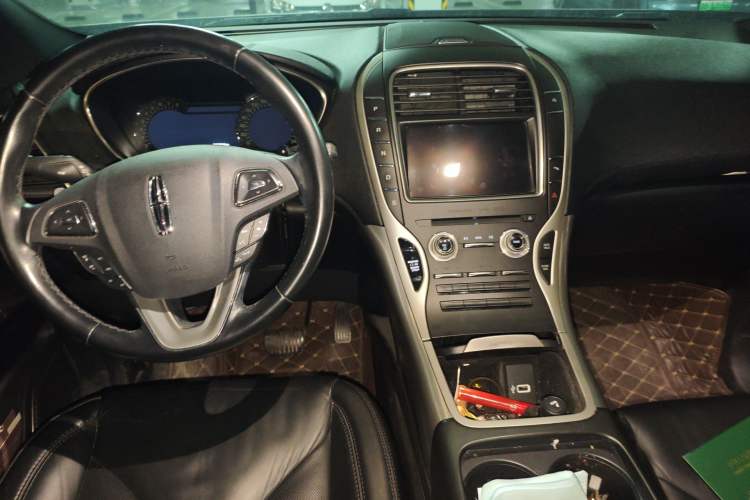 Used Lincoln MKX 2017 2.0T Two-Wheel Drive Deluxe Edition
