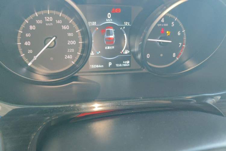 Used Land Rover Discovery Sport 2018 240 PS SE Version Odometer Close Up