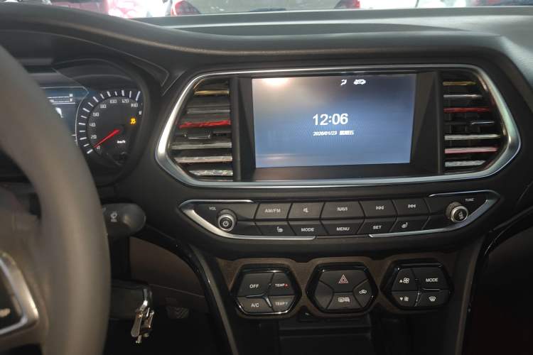 Used GAC Trumpchi GS4 2016 235T Manual Luxury Edition Audio And AC Panel