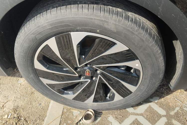 Used Hongqi HS7 PHEV 2024 2.0T PHEV Four-Wheel Drive Flagship Edition 6 Seats Right Front Wheel Hub