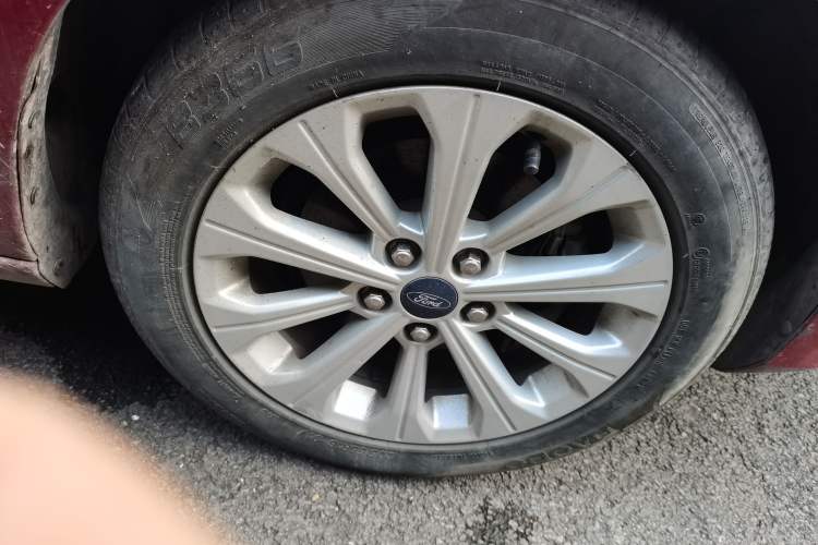 Used Ford Escort 2015 1.5L Automatic Fashion Model