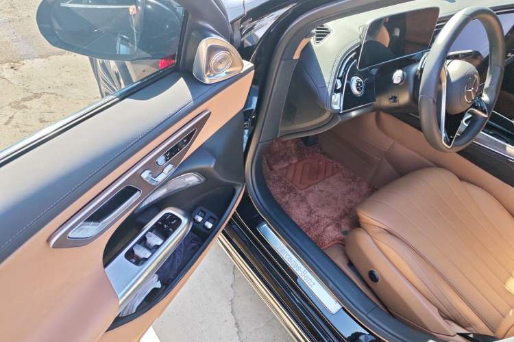 Used Mercedes-Benz E-Class New Energy 2024 E 350 e L Plug-in Hybrid Sedan Driver Seat