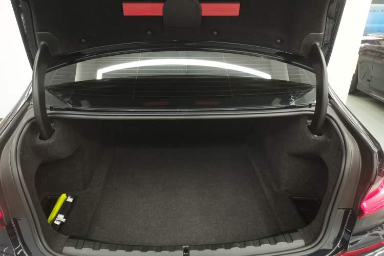 Used BMW 3 Series 2021 Second Facelift 325i M Sport Night Edition Package
