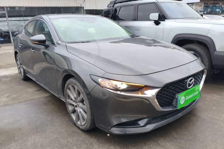 Used Mazda 3 Axela 2020 2.0L Automatic Zhiya Edition Front Right 45 Deg