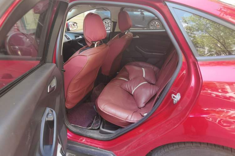 Used Ford Focus 2012 Sedan 1.6L Manual Fashion Edition