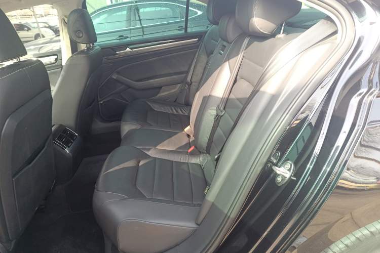 Used Volkswagen Phideon 2018 Revised Version 380TSI Two-Wheel Drive Business Edition