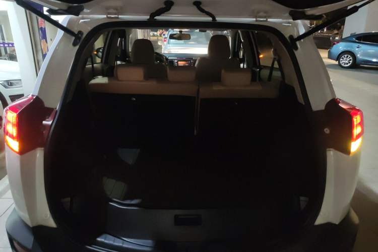 Used Toyota RAV4 2015 2.5L Automatic 4x4 Elite Edition