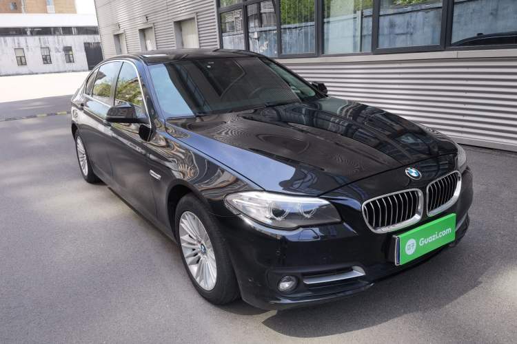 Used BMW 5 Series 2014 525Li Leading Model Front Right 45 Deg