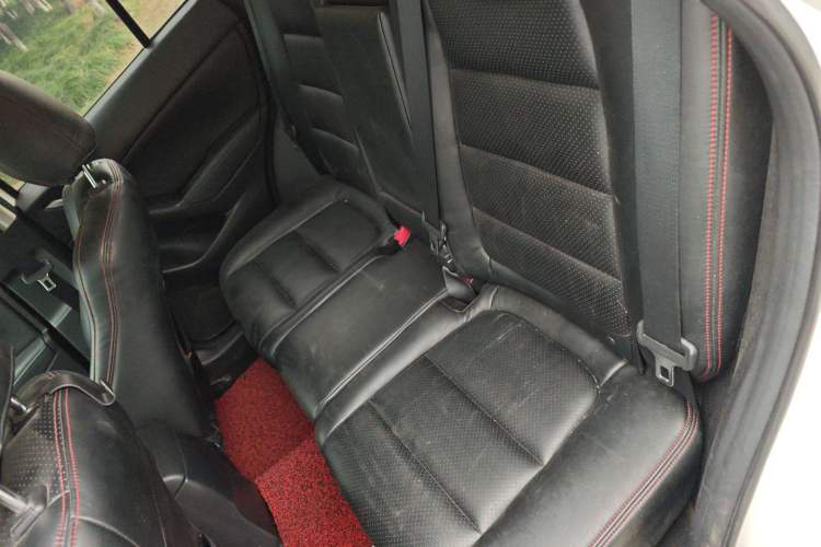 Used Mazda CX-5 2014 2.0L Automatic Two-Wheel Drive Urban Version Left Rear Seat