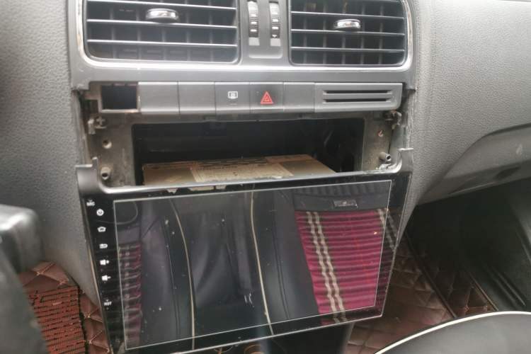 Used Volkswagen Polo 2016 1.6L Automatic Comfort Model Audio And AC Panel