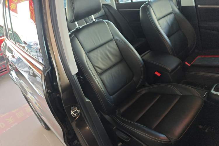 Used Volkswagen Tiguan L 2016 280TSI Automatic Two-Wheel Drive Silk Road Comfort Edition