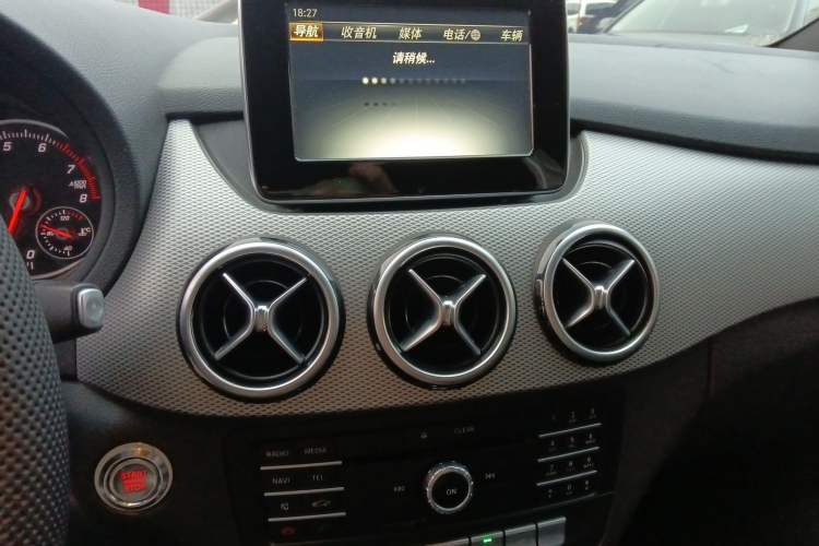 Used Mercedes-Benz B-Class 2015 B 200 Fashion Model Audio And AC Panel