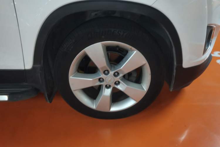 Used Chevrolet Trax 2014 1.4T Automatic Two-Wheel Drive Luxury Model Right Front Wheel Hub