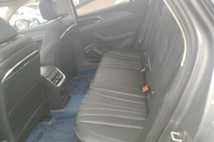 Used Hongqi H5 2023 2.0T Automatic Smart Connect Flagship Edition Left Rear Seat