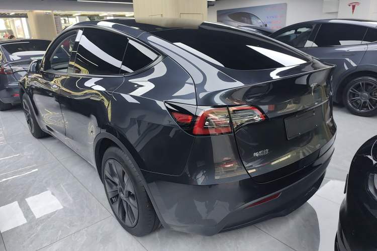 Used Tesla Model Y 2024 Rear-Wheel-Drive Version Exterior 2