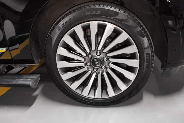 Used Lincoln Navigator 2020 3.5T Prestige Edition Right Front Wheel Hub