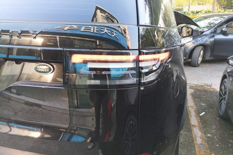 Used Land Rover Discovery 2018 2.0T Special Edition
