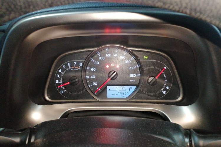 Used Toyota RAV4 2015 2.0L CVT Two-Wheel Drive Fashion Edition