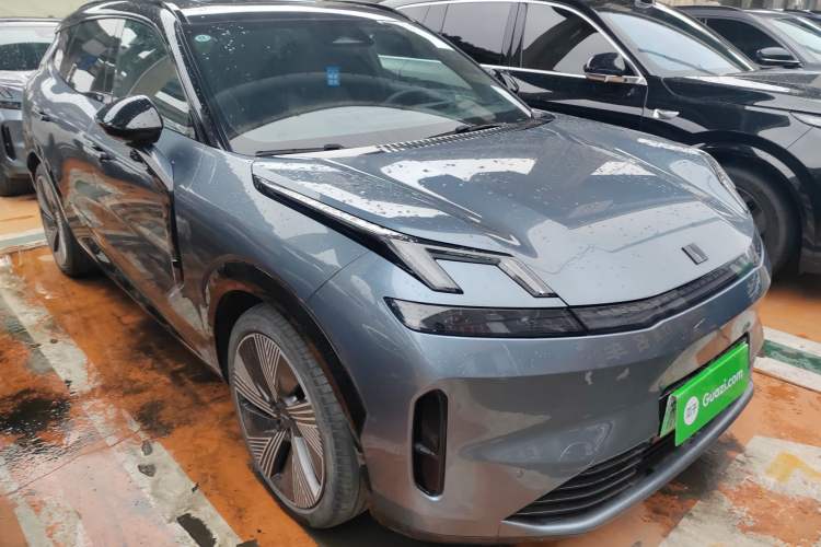 Used Lynk & Co 08 EM-P 2025 220 km All-Wheel-Drive Performance Halo