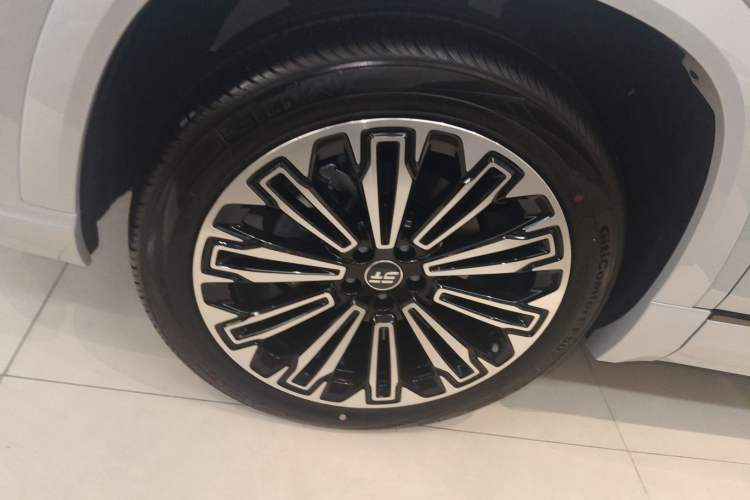 Used JETOUR Shanhai L9 2025 1.5TD 2DHT Flagship Edition 6 Seats
