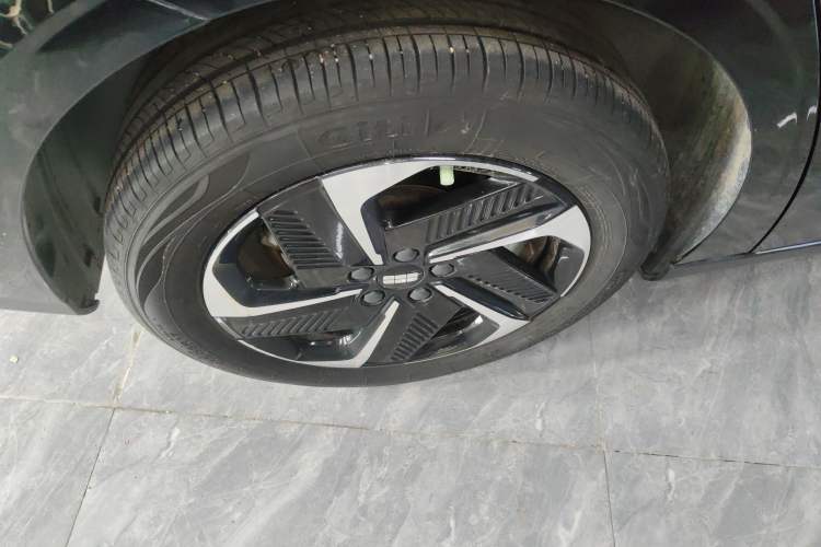 Used Geely Galaxy L6 2024 125km PLUS Dragon Edition