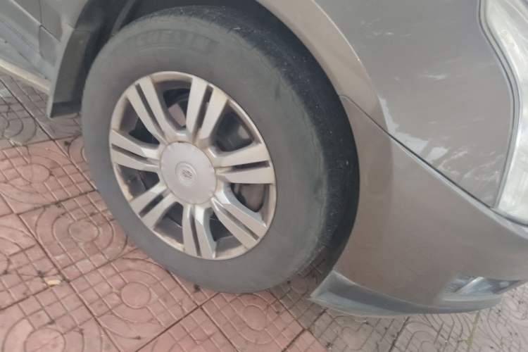 Used Cadillac SRX 2015 3.0L Comfort Version Right Front Wheel Hub