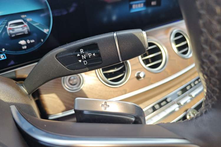 Used Mercedes-Benz E-Class New Energy 2022 Restyled E 350 e L Plug-in Hybrid Sports Sedan