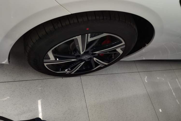 Used Hongqi EH7 2024 640 Pro+ All-Wheel Drive Left Front Wheel Hub