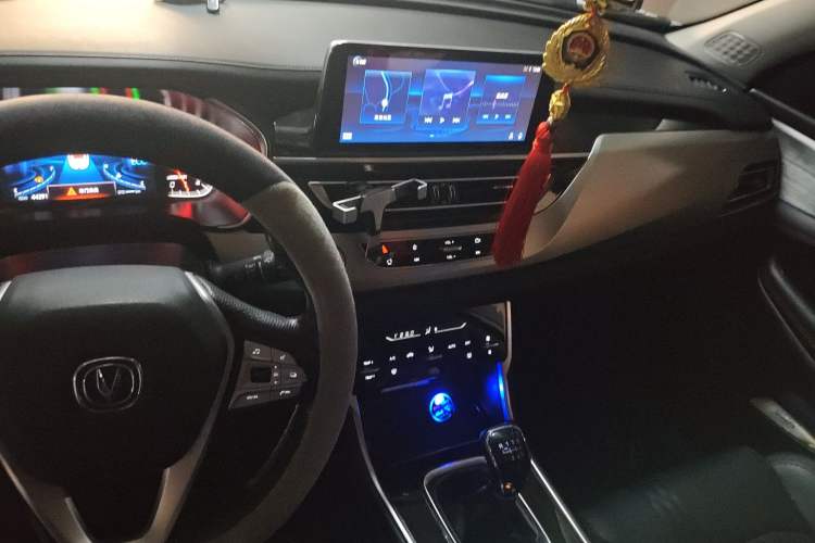 Used CHANGAN CS75 2020 280T Manual Elite Version China VI Audio And AC Panel