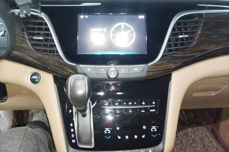 Used Buick GL8 2017 ES 28T Flagship Model China V Standard
