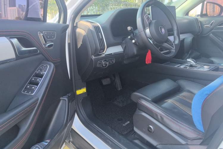 Used BYD Tang New Energy 2018 DM 2.0T All-Wheel Drive Smart Connect Innovation Model 5 Seats China V Emission Standard