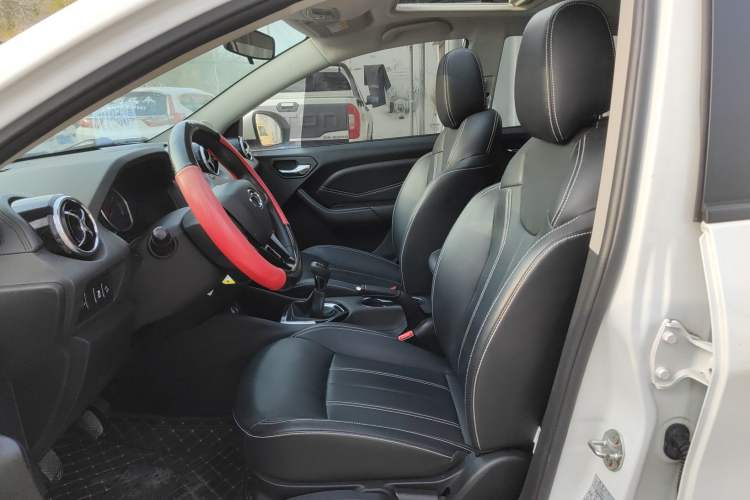 Used Soueast DX3 2022 1.5L Manual Luxury Version
