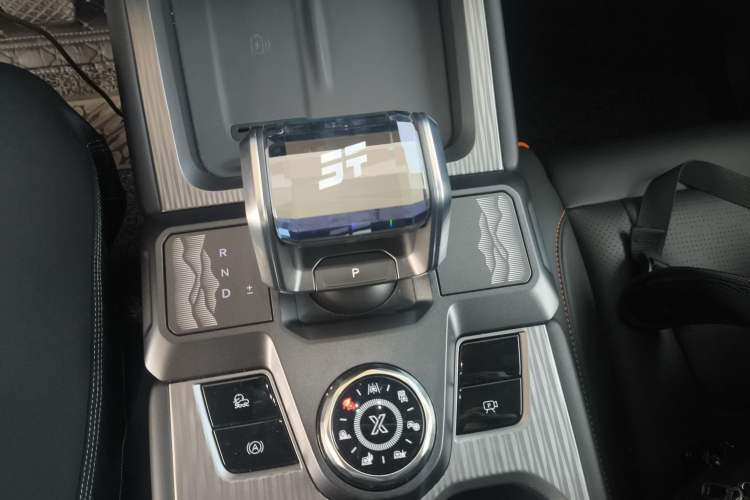 Used JETOUR Freelander 2025 2.0TD Automatic XWD Conqueror Gear Lever