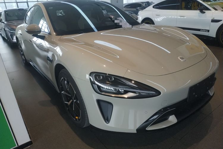 Used Xiaomi Auto SU7 2024 Rear-Drive Long-Range Intelligent Driving Version Front Right 45 Deg