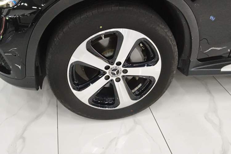 Used Mercedes-Benz GLC 2022 Refreshed GLC 260 L 4MATIC Dynamic Edition Exterior 4