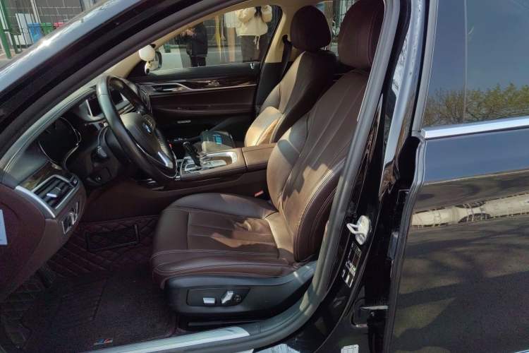 Used BMW 7 Series 2018 730Li Leading Model Excellence Package
