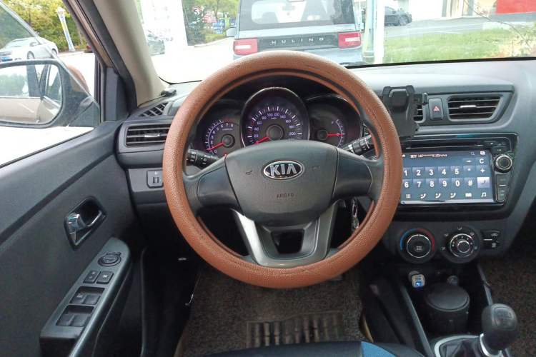 Used Kia K2 2012 Sedan 1.4L MT GLS Commemorative Edition