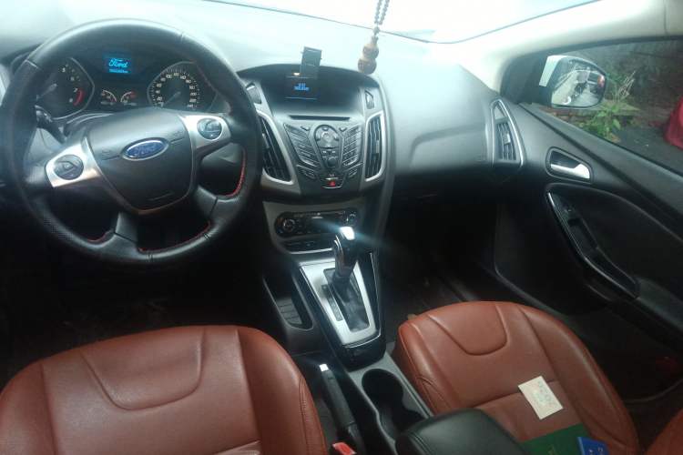 Used Ford Focus 2012 Sedan 1.6L Automatic Fashion Edition