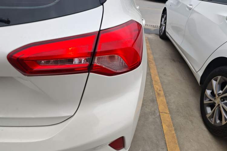 Used Ford Focus 2019 Hatchback EcoBoost 180 Automatic Trendy Model